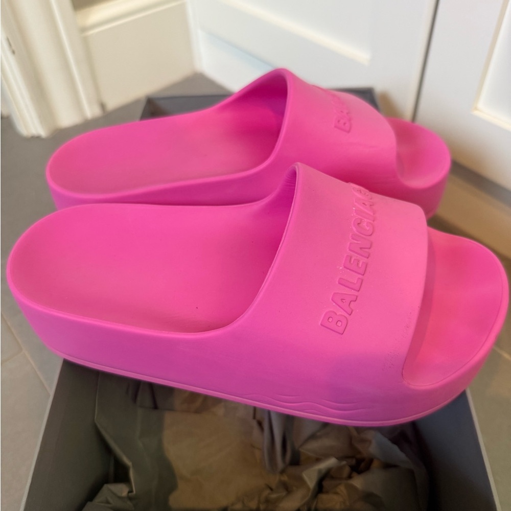 Balenciaga Chunky Pink Rubber Logo Slides - Picture 2 of 4